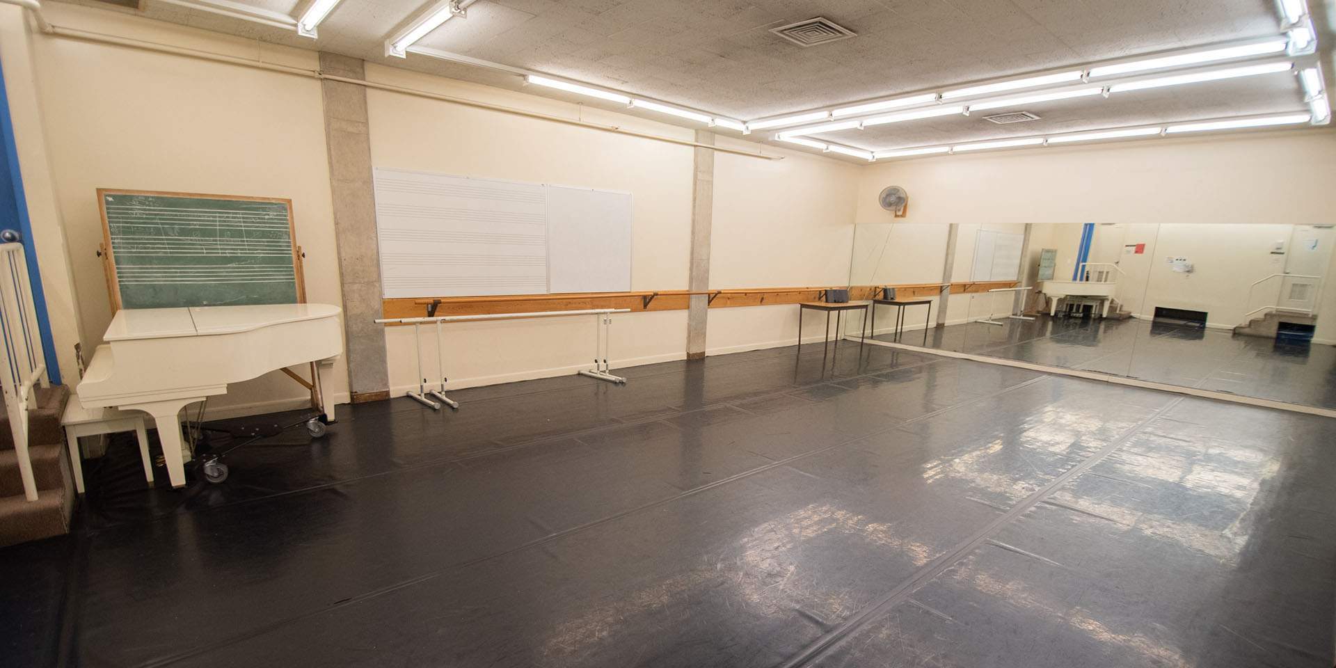 <p>Dance Studio</p>